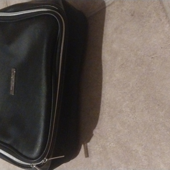 Isaac Mizrahi New York Black Cosmetic Train Case - Picture 8 of 8